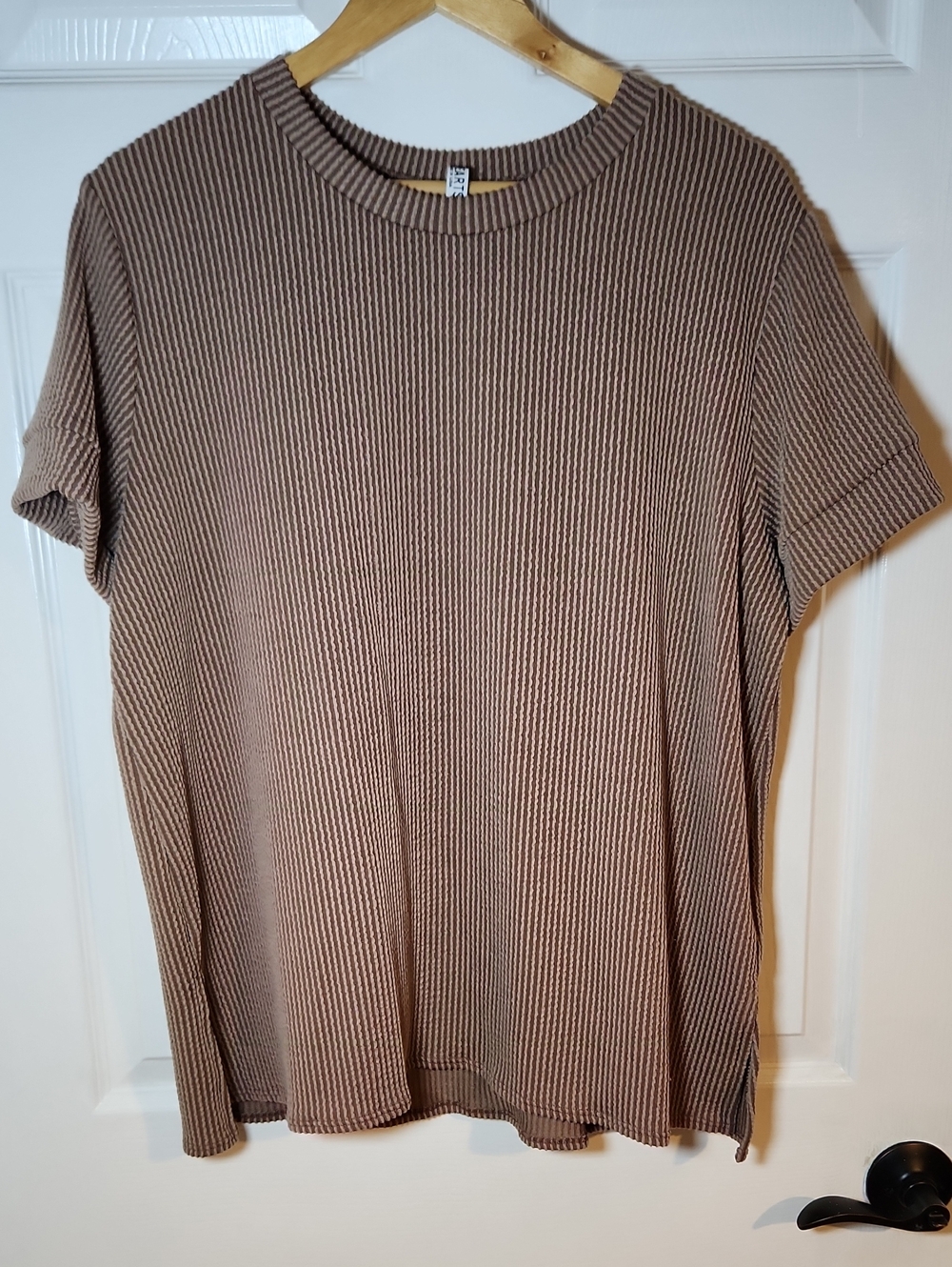 2 Hearts Women's Ribbed Crewneck Top — Brown